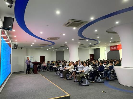 说明: E:\组织科\会议记录及新闻稿\新闻稿及图片\图片\2019-2020-1学期\10.14罗大明讲座\8D3061E7F5CAB81D3341187CDBACF55B.JPG